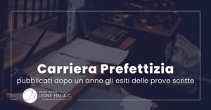 carriera prefettizia, scrivania con fascicoli e fogli